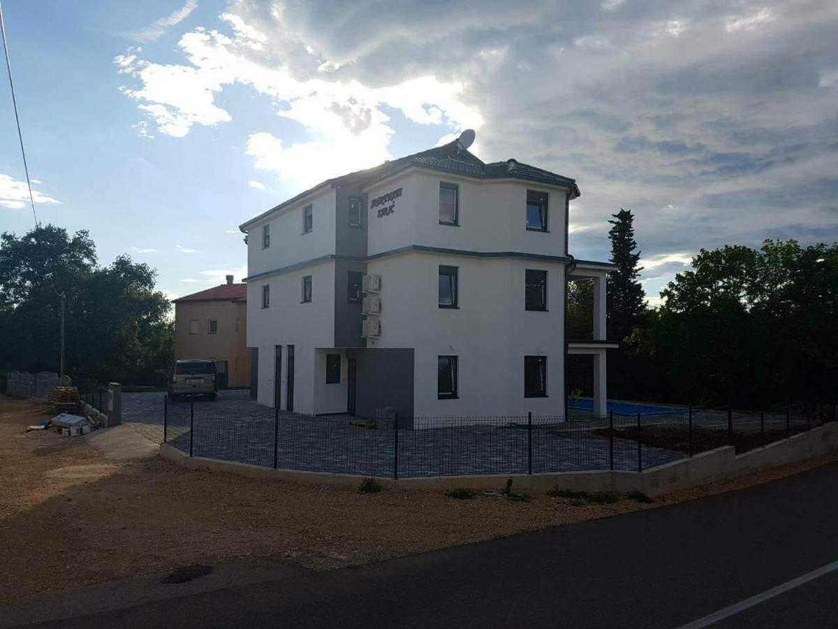 Apartmani Zaric Malinska Eksteriør billede