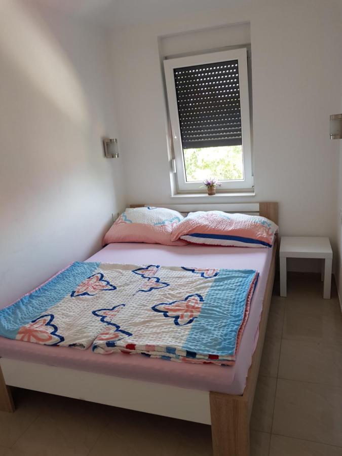 Apartmani Zaric Malinska Eksteriør billede
