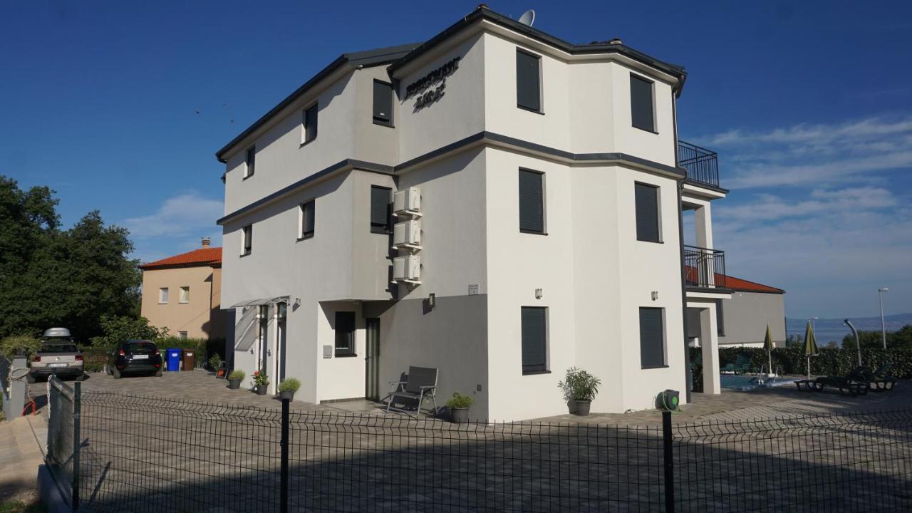 Apartmani Zaric Malinska Eksteriør billede