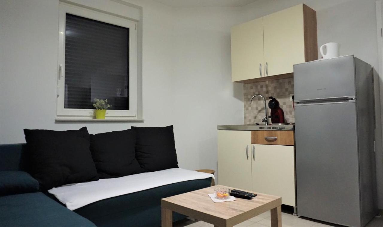 Apartmani Zaric Malinska Eksteriør billede